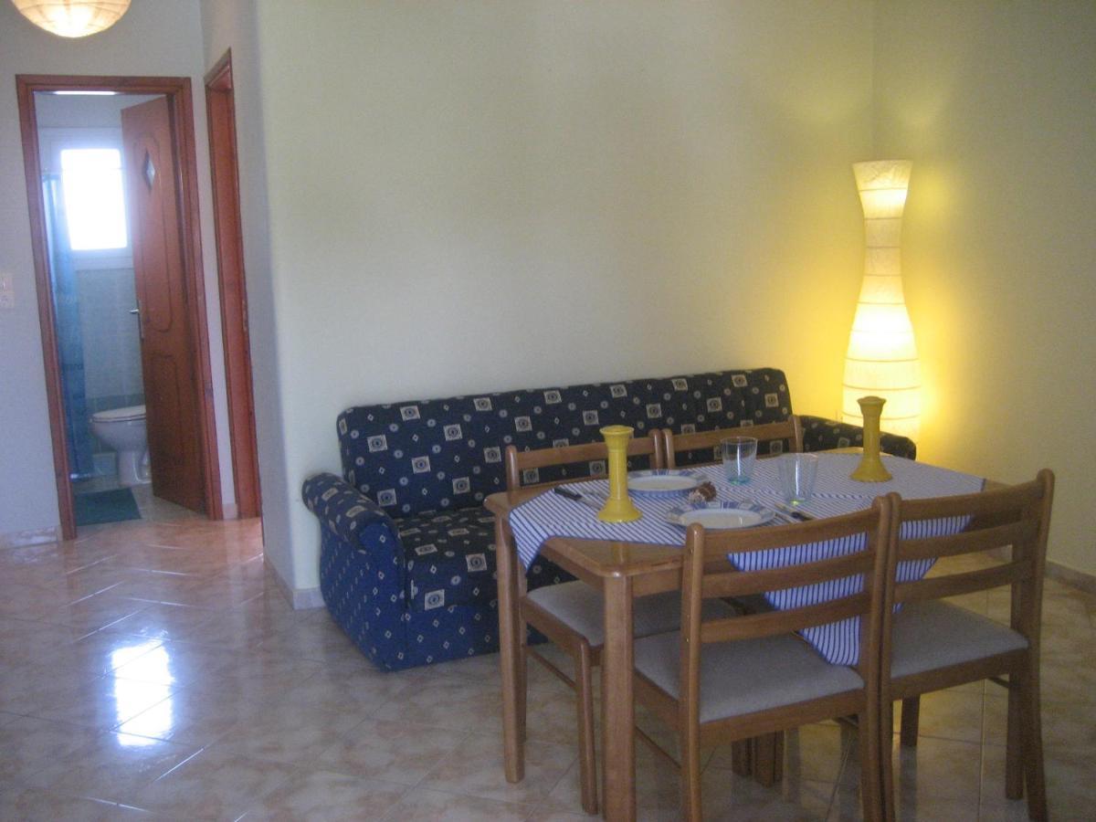 Almare Apartment Kato Almiri Luaran gambar